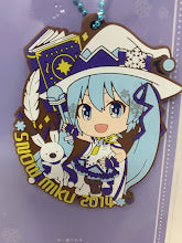 Load image into Gallery viewer, Hatsune Miku Keychain Snow Miku 2014-2018 F Prize Ichiban Kuji
