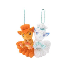 Load image into Gallery viewer, Pokemon Plush Keychain Vulpix &amp; Alolan Vulpix Parallel Pairs Two-Plush Key Chain - Pokemon Center Japan
