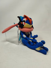 Load image into Gallery viewer, Pokemon Plush Ash-Greninja Takara Tomy Magnetic
