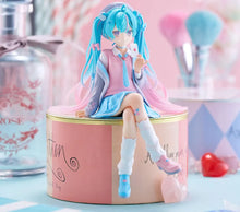 Load image into Gallery viewer, Love Blazer Hatsune Miku Noodle Stopper Prize Figure FuRyu
