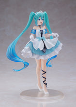 Load image into Gallery viewer, Piapro Figure Hatsune Miku Wonderland Cinderella Ver. Taito
